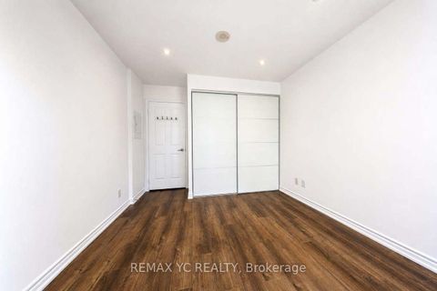 Photo 10 at 216 - 35 Hollywood Avenue, Willowdale East, Toronto