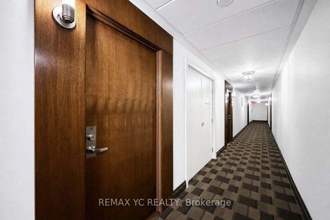 Photo 13 at 216 - 35 Hollywood Avenue, Willowdale East, Toronto
