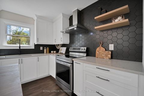 Photo 16 at 2249 Willard Avenue, Alcona, Innisfil