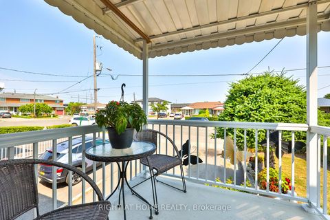 Photo 4 at 25 Larchwood Road, Jane Heights, Toronto
