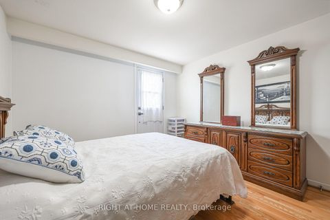 Photo 19 at 25 Larchwood Road, Jane Heights, Toronto