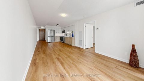 Photo 16 at 609 - 33 Bay Street, Waterfront Communities C1, Toronto