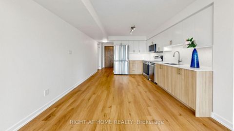 Photo 17 at 609 - 33 Bay Street, Waterfront Communities C1, Toronto