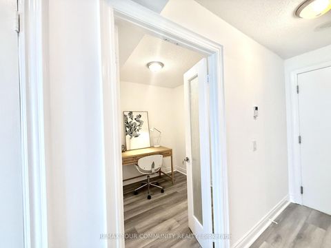 Photo 5 at 622 - 25 Greenview Avenue, Newtonbrook West, Toronto