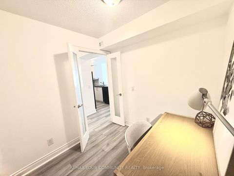 Photo 7 at 622 - 25 Greenview Avenue, Newtonbrook West, Toronto