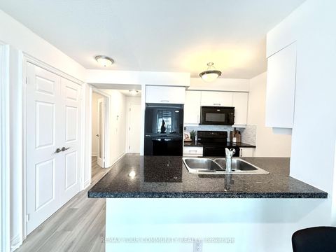 Photo 10 at 622 - 25 Greenview Avenue, Newtonbrook West, Toronto