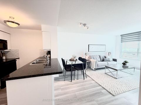 Photo 14 at 622 - 25 Greenview Avenue, Newtonbrook West, Toronto