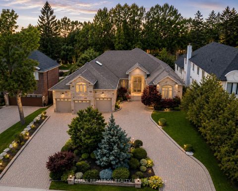 Photo 3 at 16 Boyle Drive, South Richvale, Richmond Hill