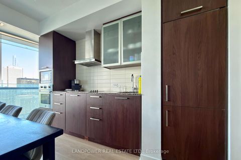 Photo 5 at 6009 - 14 York Street, Waterfront Communities C1, Toronto