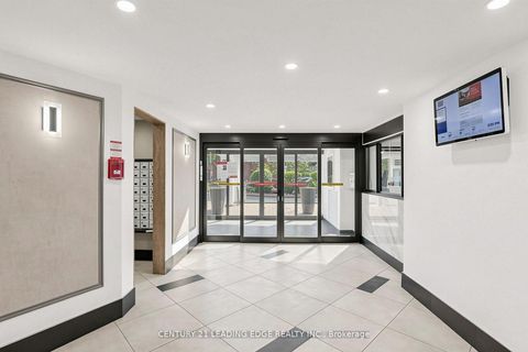 Photo 7 at 304 - 5 Vicora Linkway, Flemingdon Park, Toronto