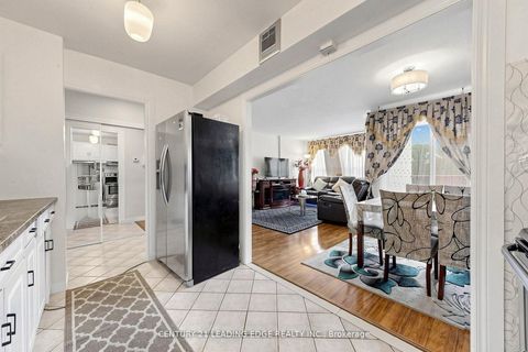 Photo 19 at 304 - 5 Vicora Linkway, Flemingdon Park, Toronto