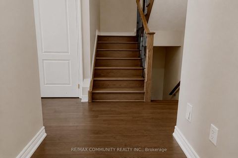 Photo 9 at 1423 Lormel Gate Avenue, Lefroy, Innisfil