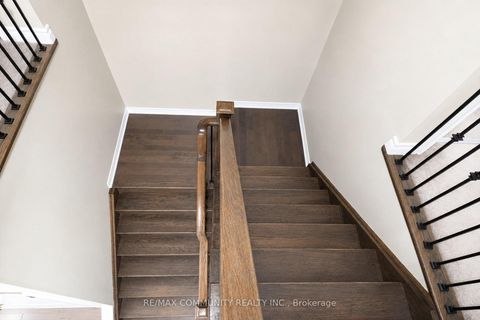 Photo 10 at 1423 Lormel Gate Avenue, Lefroy, Innisfil