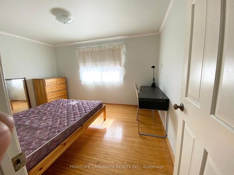 Photo 2 at 105 Whitehorn Crescent, Don Valley Village, Toronto