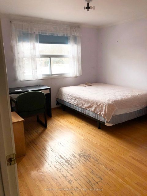 Photo 4 at 105 Whitehorn Crescent, Don Valley Village, Toronto