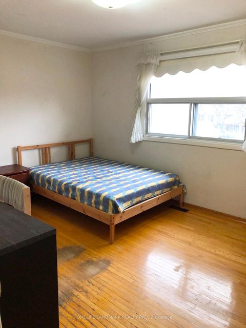 Photo 5 at 105 Whitehorn Crescent, Don Valley Village, Toronto
