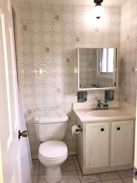 Photo 8 at 105 Whitehorn Crescent, Don Valley Village, Toronto