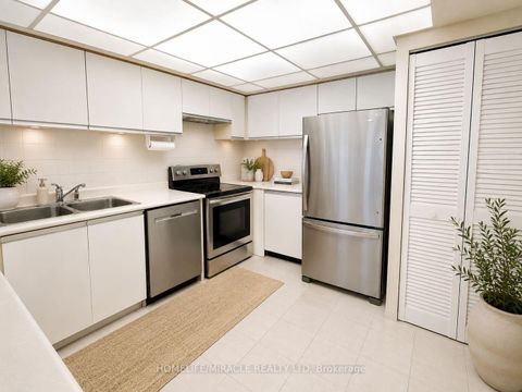Photo 2 at 810 - 8 Silver Bell Grove, Malvern, Toronto