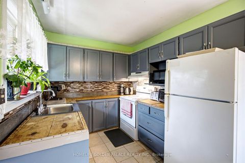 Photo 8 at 913 Brimorton Drive, Woburn, Toronto