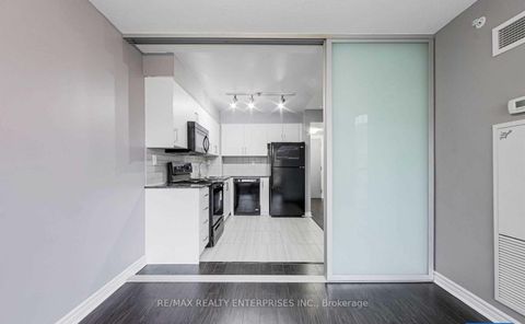 Photo 5 at 522 - 80 Esther Lorrie Drive, Clairville, Toronto