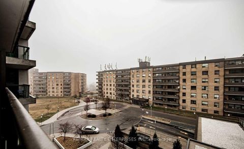 Photo 18 at 522 - 80 Esther Lorrie Drive, Clairville, Toronto