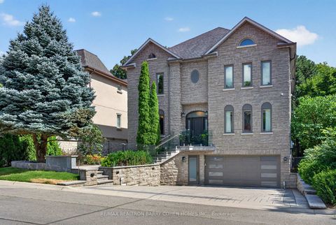 Photo 1 at 33 Munro Boulevard, Windfields, Toronto