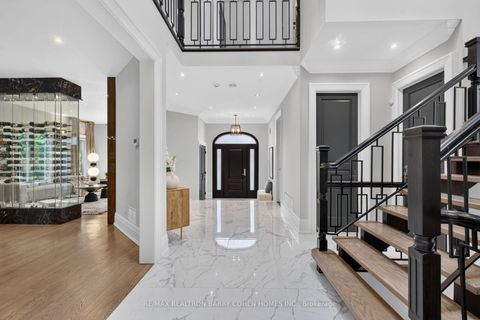 Photo 2 at 33 Munro Boulevard, Windfields, Toronto
