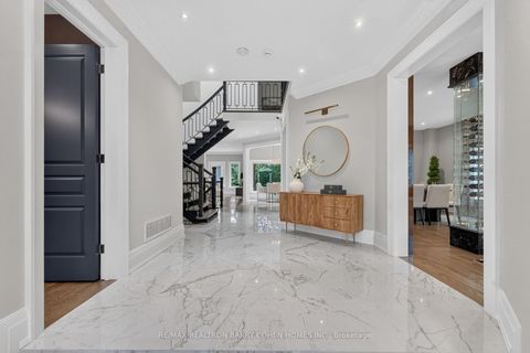 Photo 3 at 33 Munro Boulevard, Windfields, Toronto