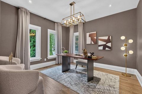 Photo 15 at 33 Munro Boulevard, Windfields, Toronto