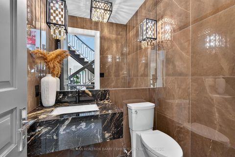 Photo 16 at 33 Munro Boulevard, Windfields, Toronto