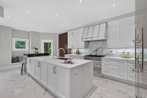 Photo 19 at 33 Munro Boulevard, Windfields, Toronto