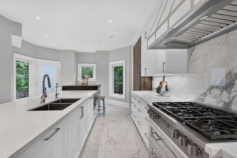 Photo 20 at 33 Munro Boulevard, Windfields, Toronto