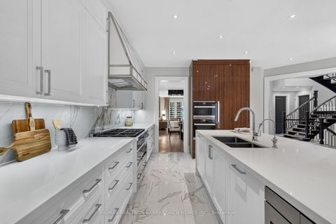 Photo 21 at 33 Munro Boulevard, Windfields, Toronto