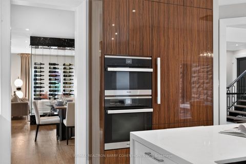 Photo 22 at 33 Munro Boulevard, Windfields, Toronto