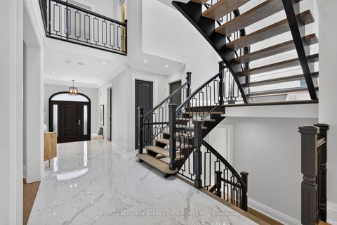 Photo 24 at 33 Munro Boulevard, Windfields, Toronto
