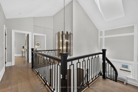 Photo 25 at 33 Munro Boulevard, Windfields, Toronto