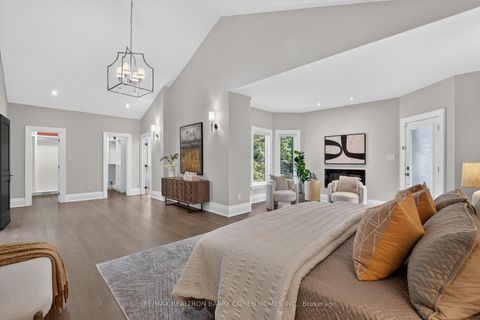 Photo 26 at 33 Munro Boulevard, Windfields, Toronto