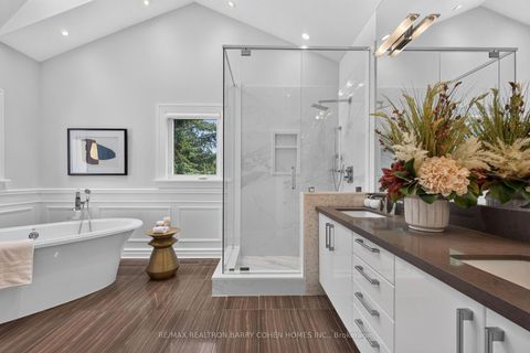 Photo 29 at 33 Munro Boulevard, Windfields, Toronto
