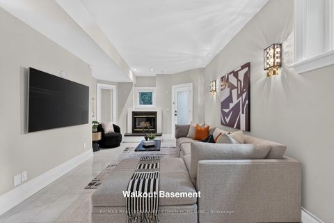 Photo 40 at 33 Munro Boulevard, Windfields, Toronto