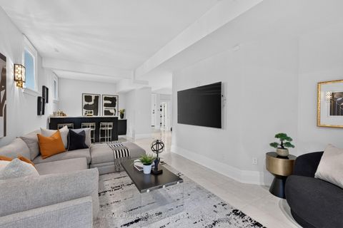 Photo 41 at 33 Munro Boulevard, Windfields, Toronto