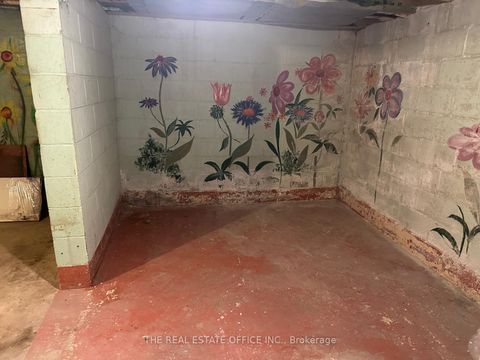 Photo 14 at 65 Wallace Street, West Woodbridge, Vaughan