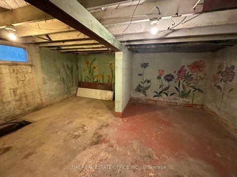 Photo 15 at 65 Wallace Street, West Woodbridge, Vaughan