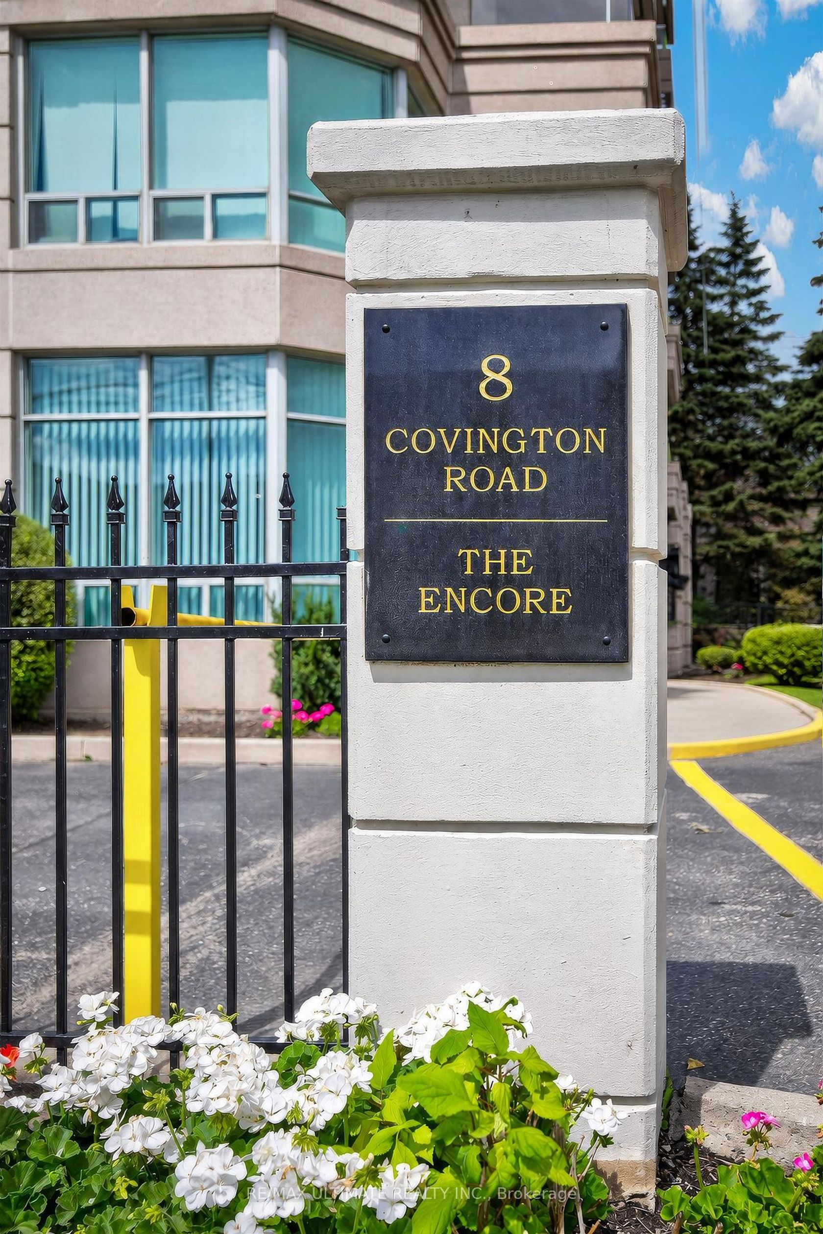808 - 8 Covington Road, Lawrence, Toronto 