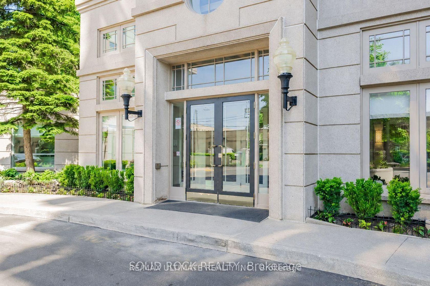 808 - 8 Covington Road, Lawrence, Toronto 