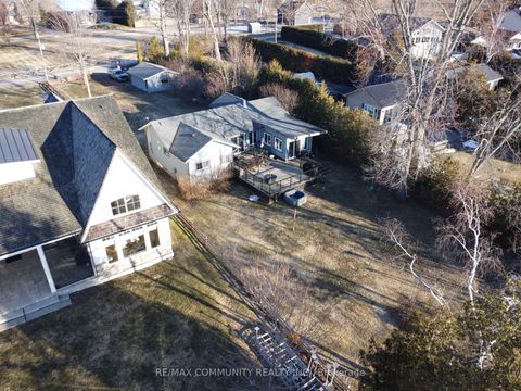 Photo 3 at 579 Duclos Point Road, Virginia, Georgina