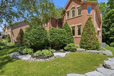 Photo 2 at 49 Falling Leaf Court, Hills of St Andrew, Aurora