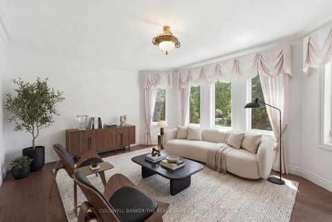 Photo 10 at 49 Falling Leaf Court, Hills of St Andrew, Aurora