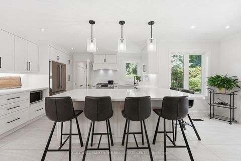 Photo 12 at 49 Falling Leaf Court, Hills of St Andrew, Aurora