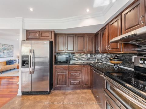 Photo 11 at 21 Rialto Drive, Donalda, Toronto