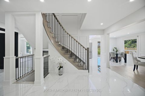 Photo 4 at 4 Simmons Crescent, Aurora Highlands, Aurora